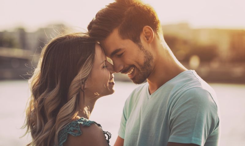 happy-excitement-couple