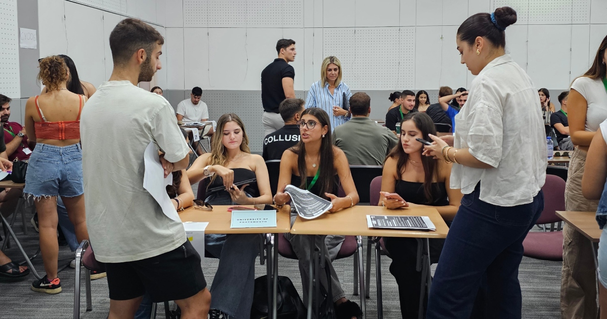 Freshers Fair 2024: Διοργανώθηκε με μεγάλη επιτυχία και φέτος για νέους φοιτητές του ΗΒ!